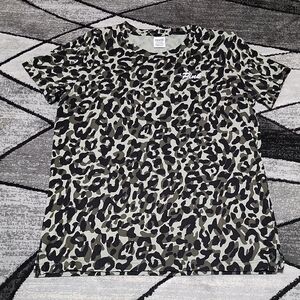 VS PINK 2019 CAMPUS CREW CAMO LOGO COTTON SHORT-SLEEVE TEE-SHIRT